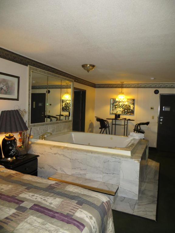Hollywood Inn & Suites Gurnee Room photo